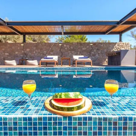 Naya Villa *